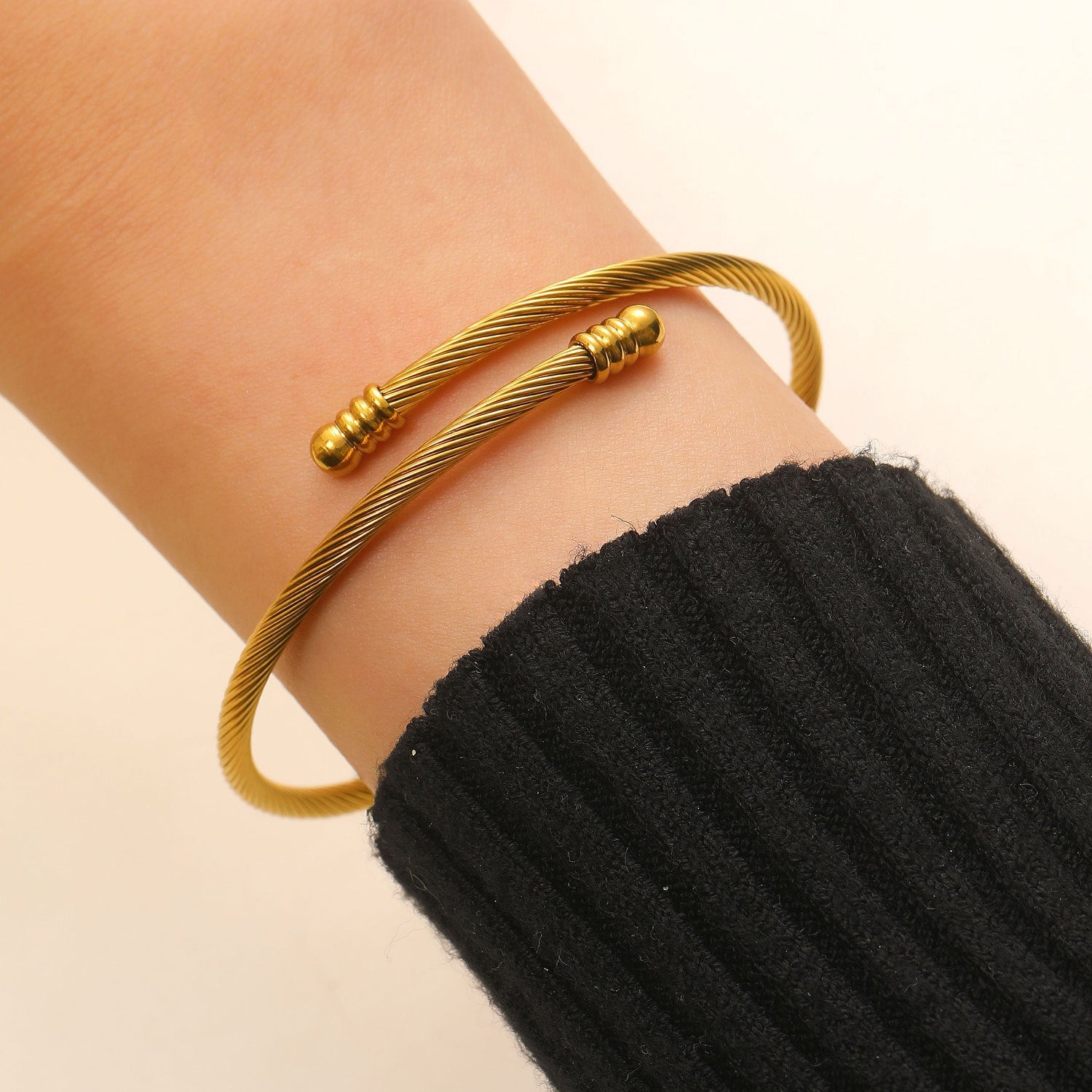 Stainless Steel Gold Bangle Set Zircon Inlaid Nail & Lucky Four Leaf Clover Bangles