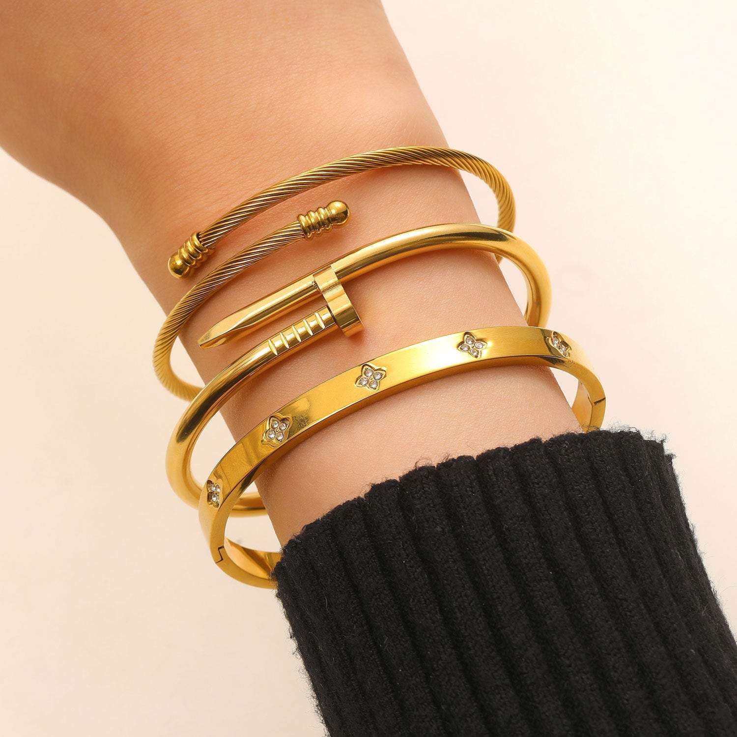 Stainless Steel Gold Bangle Set Zircon Inlaid Nail & Lucky Four Leaf Clover Bangles