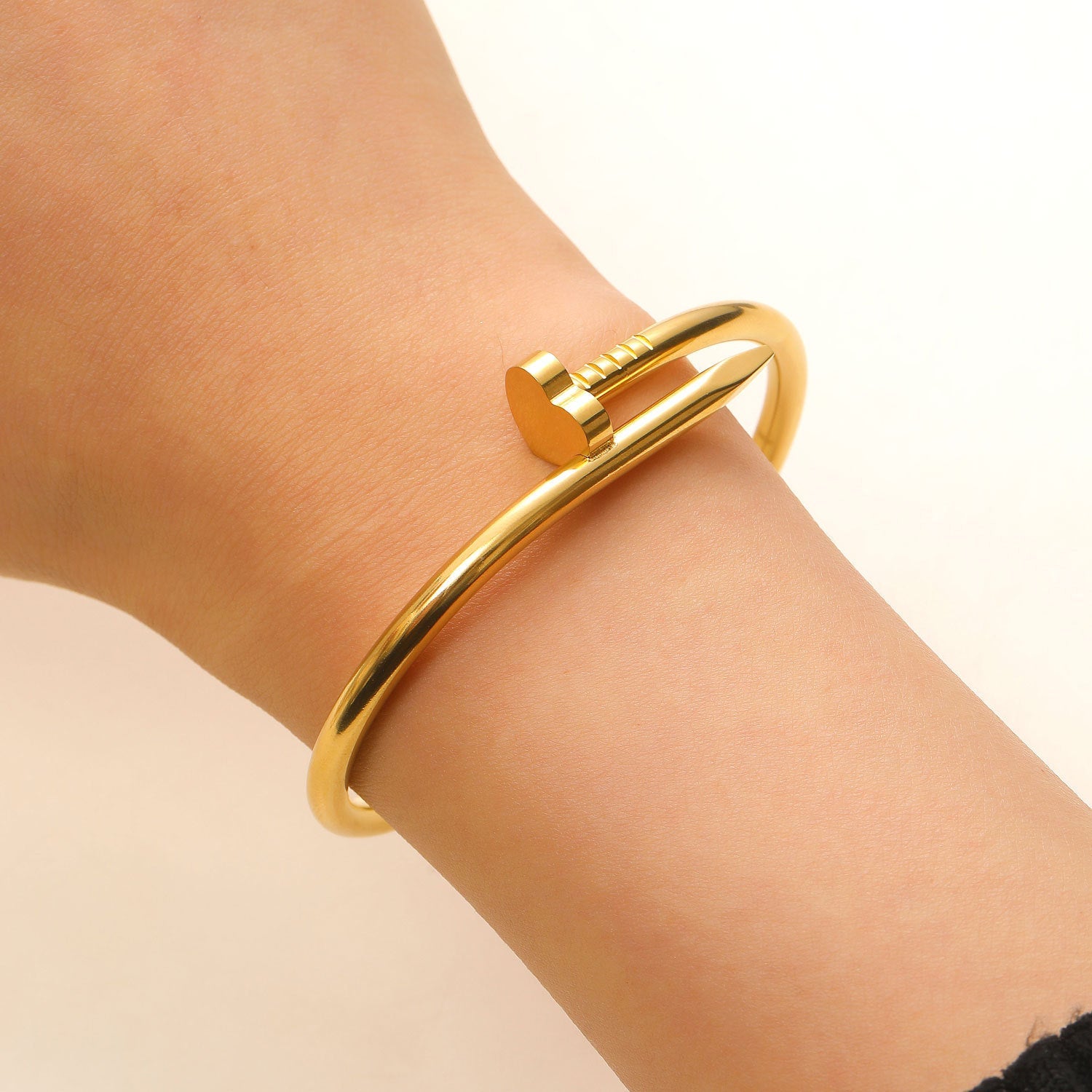 Stainless Steel Gold Bangle Set Zircon Inlaid Nail & Lucky Four Leaf Clover Bangles
